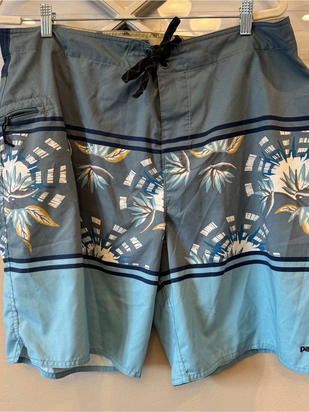 Patagonia Mens‎ Wavefarer Board Shorts Size 38 Floral Swim Trunks Tropical Beach